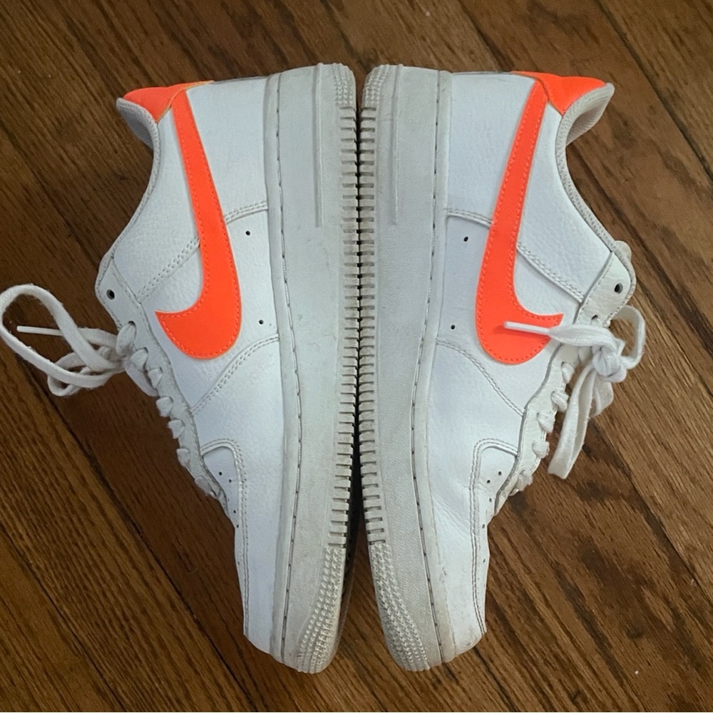 Women’s Nike Air Sneakers size 9